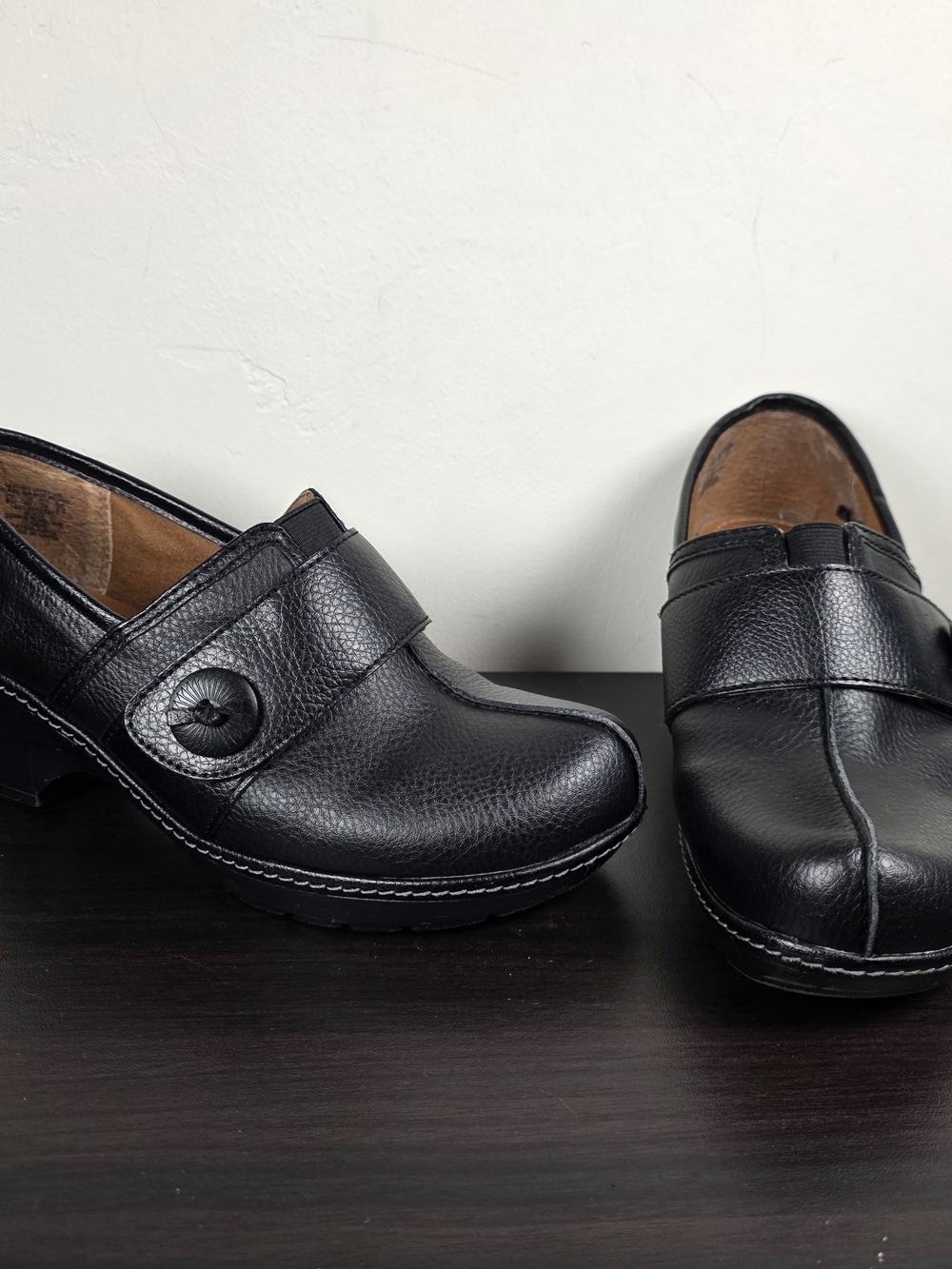 Thom McAn Black Leather Comfort Clogs Heels Wide Width 8W